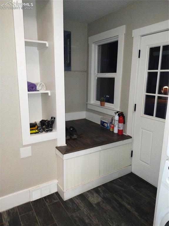 Image 5 of 30: side entry upper level
