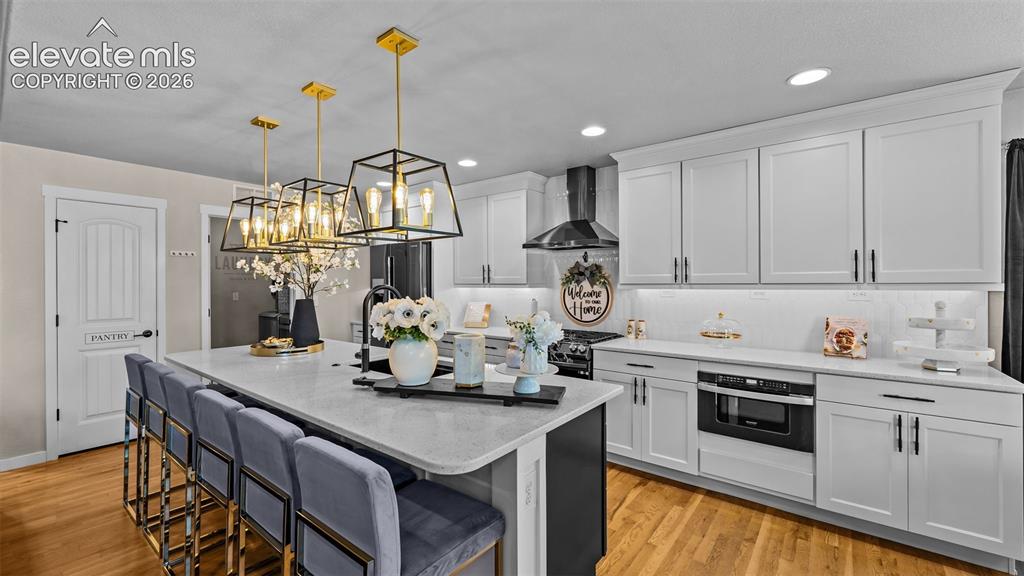 Image 10 of 45: Kitchen