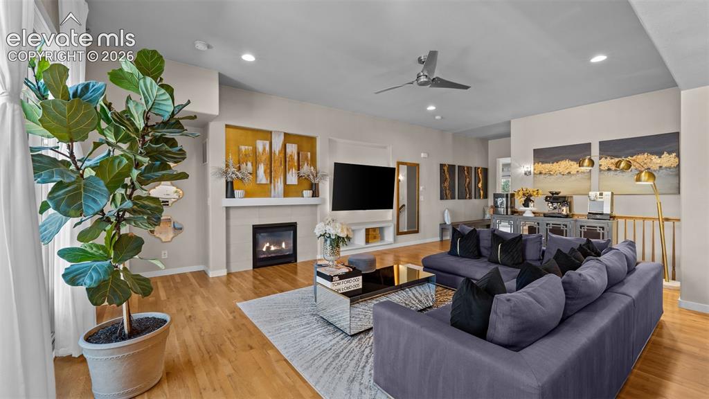Image 9 of 45: Living Room