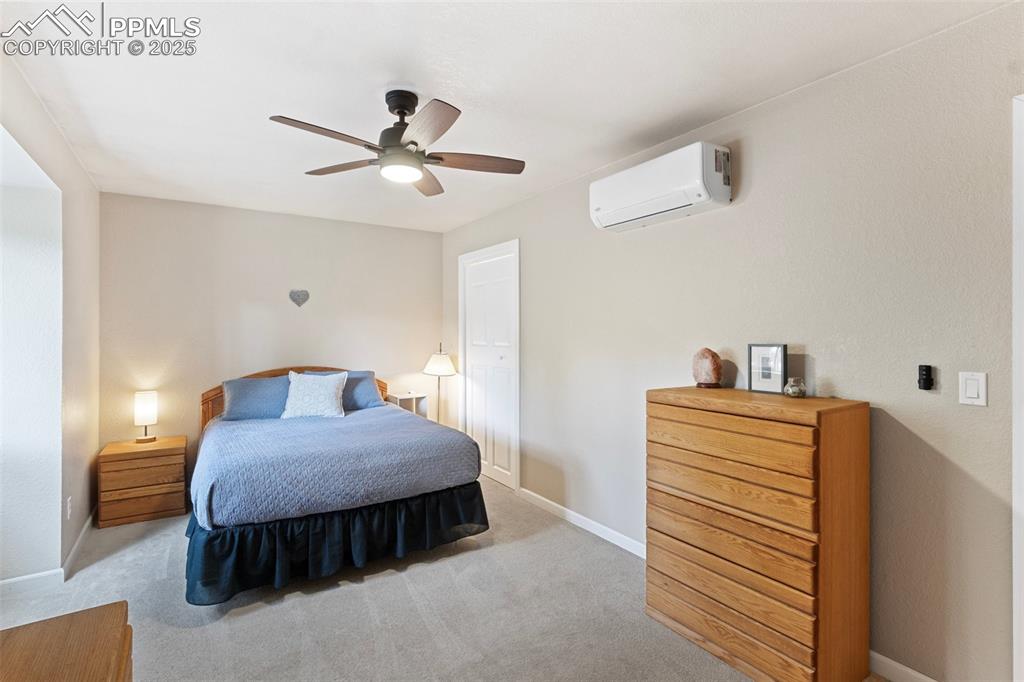 Image 14 of 35: Bedroom