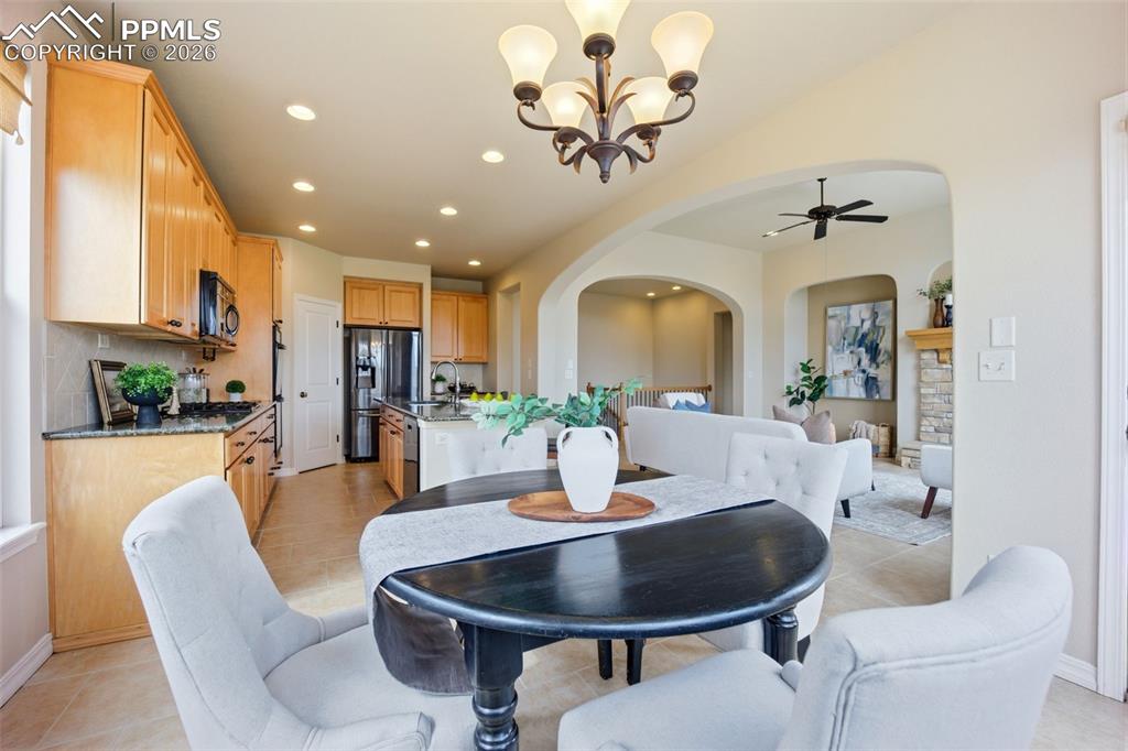 Image 10 of 47: Dining Area