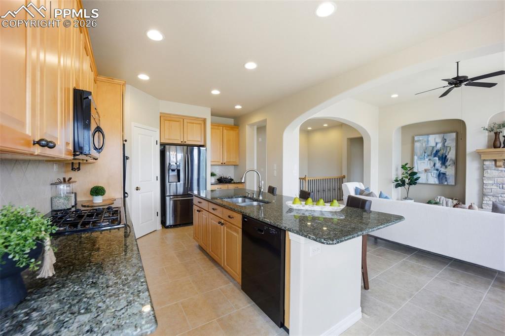 Image 12 of 47: Kitchen