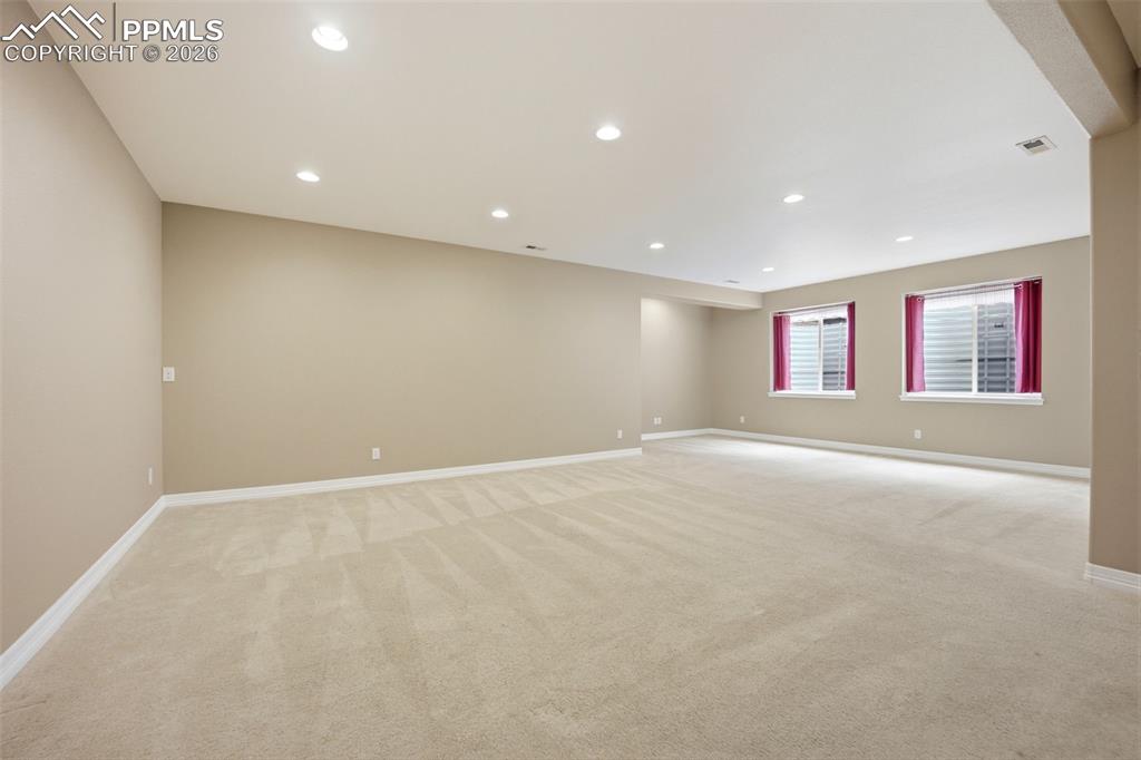 Image 27 of 47: Family Room