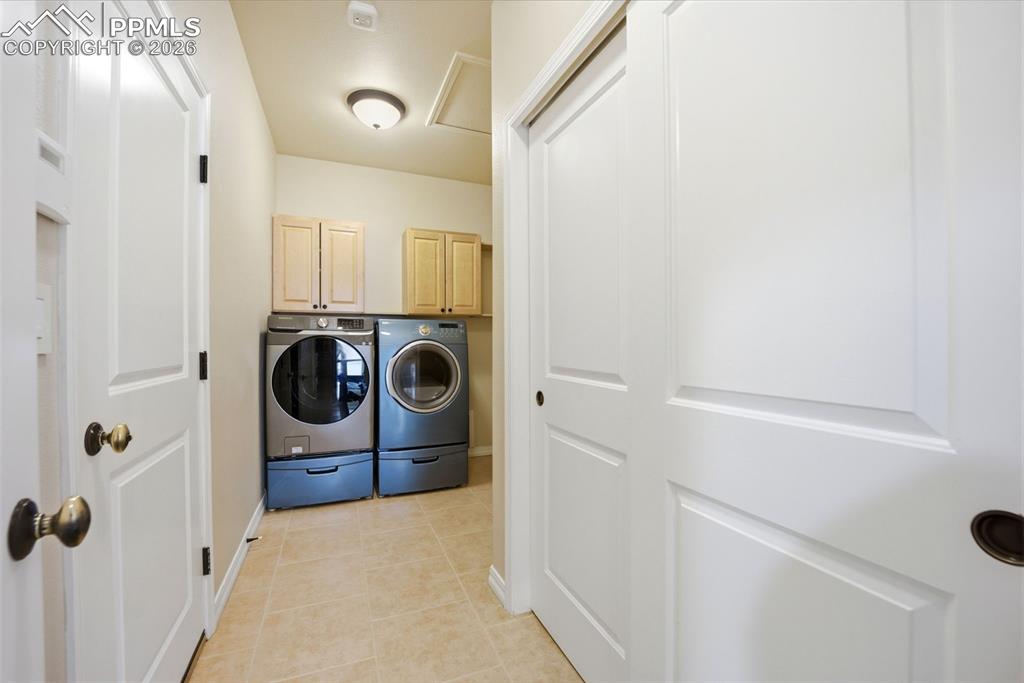 Image 37 of 47: Laundry Room