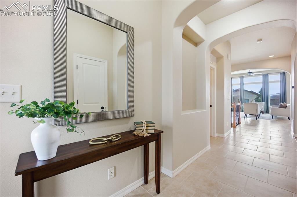 Image 4 of 47: Foyer