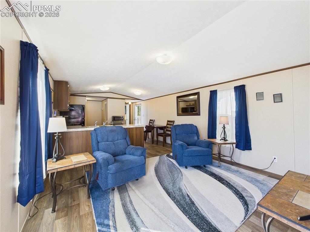 Image 4 of 32: Living Room