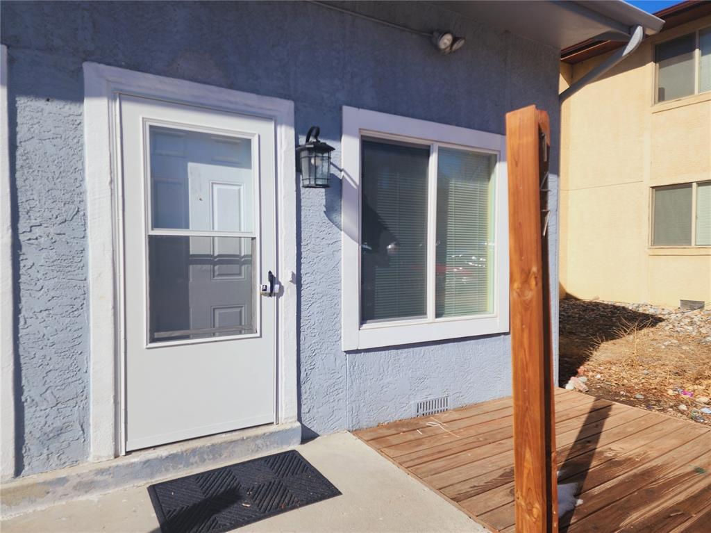 Image 2 of 11: Entry