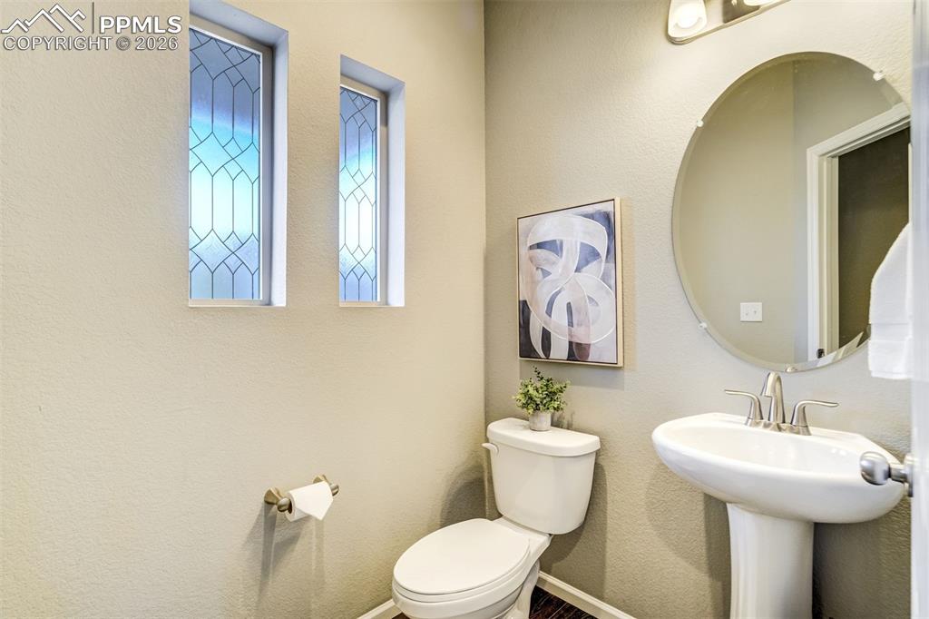 Image 13 of 50: Bathroom