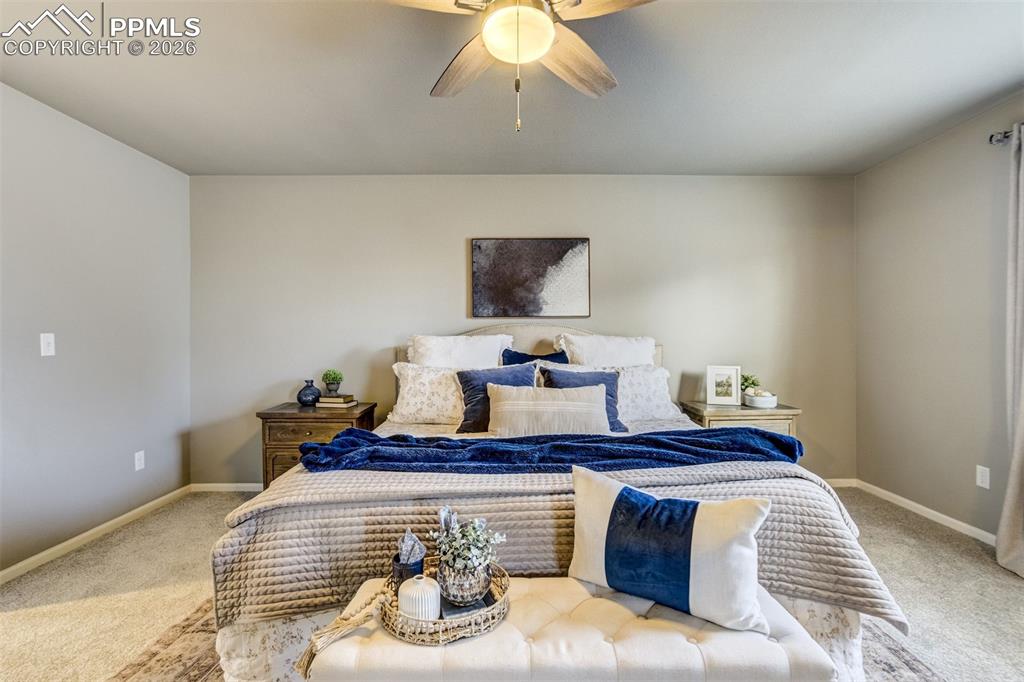 Image 20 of 50: Bedroom