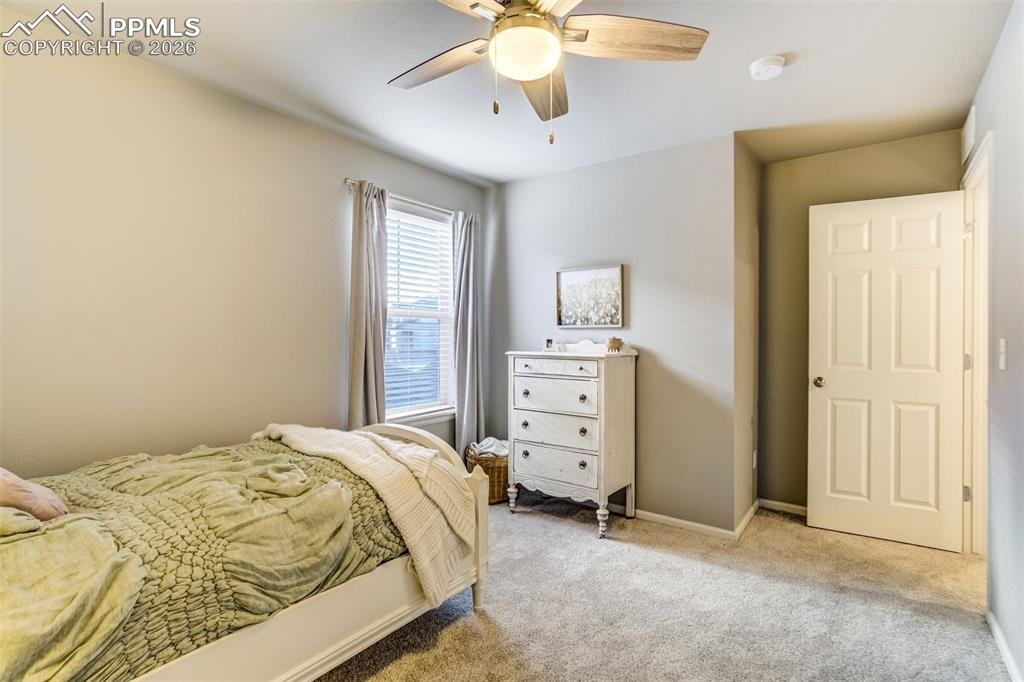 Image 27 of 50: Bedroom