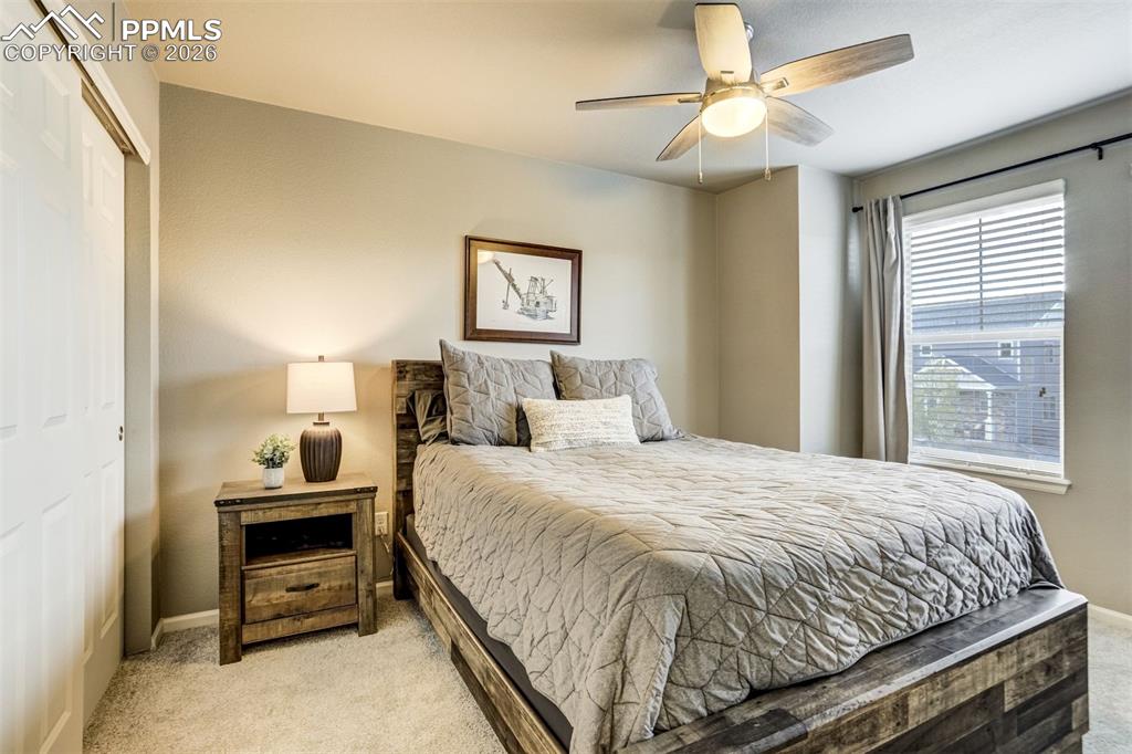 Image 28 of 50: Bedroom