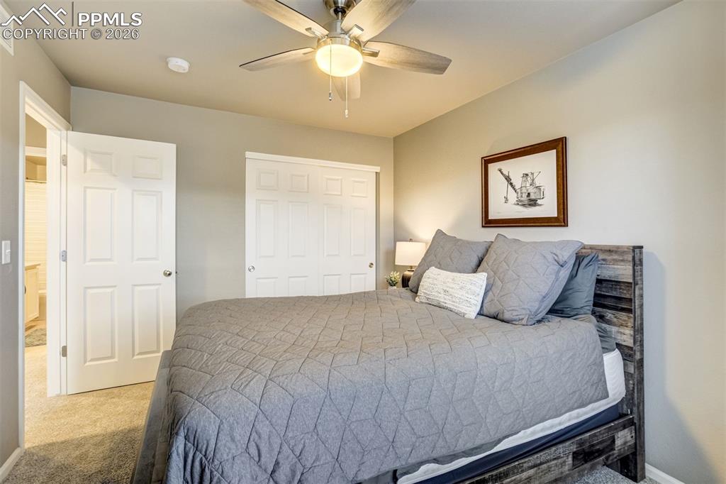 Image 29 of 50: Bedroom