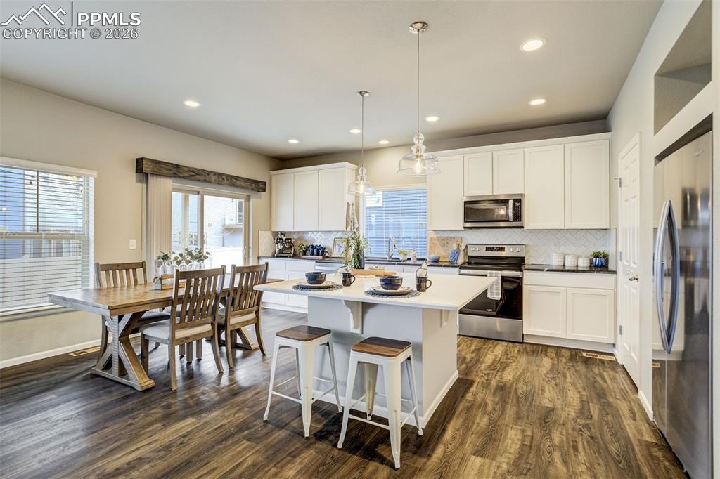 Image 6 of 50: Kitchen