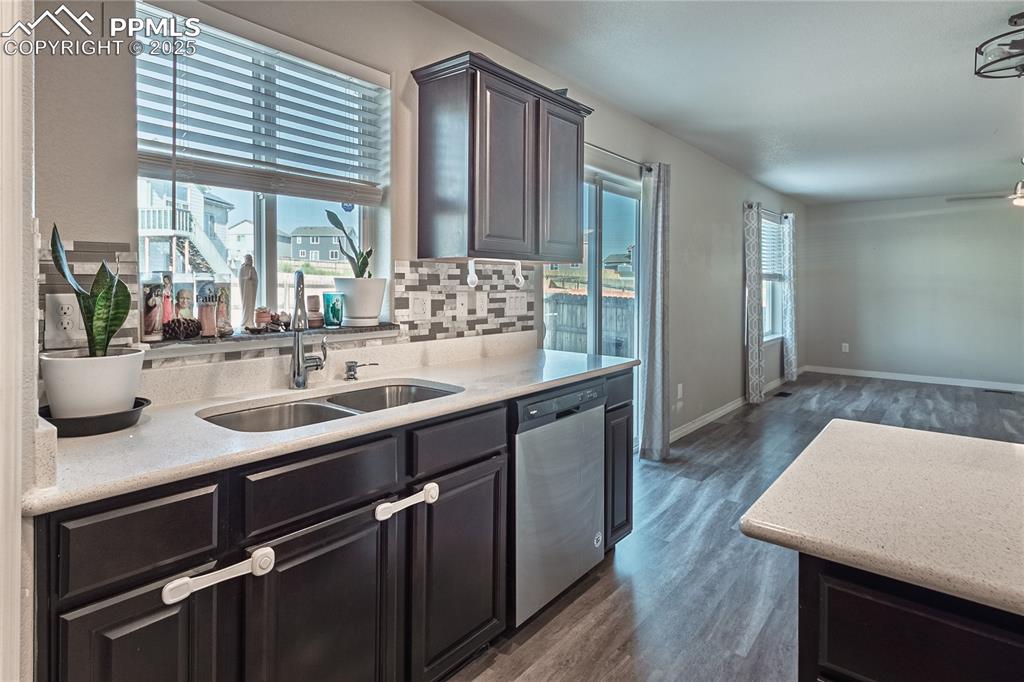 Image 11 of 33: Kitchen