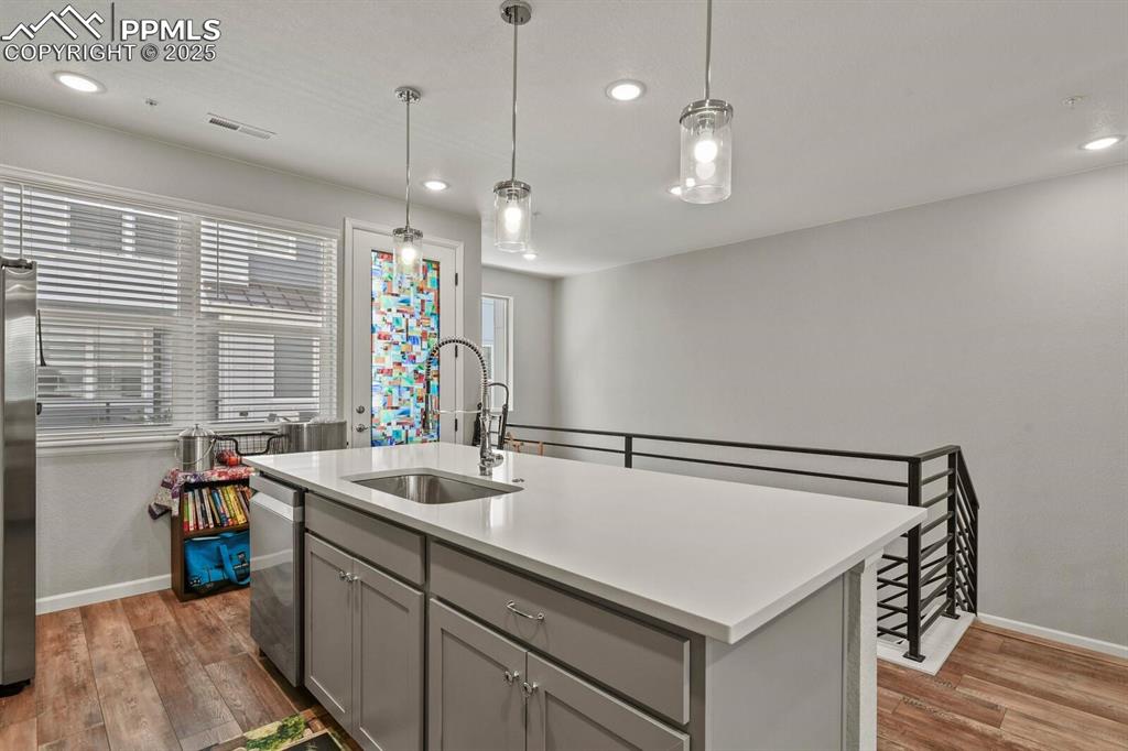 Image 10 of 22: Kitchen