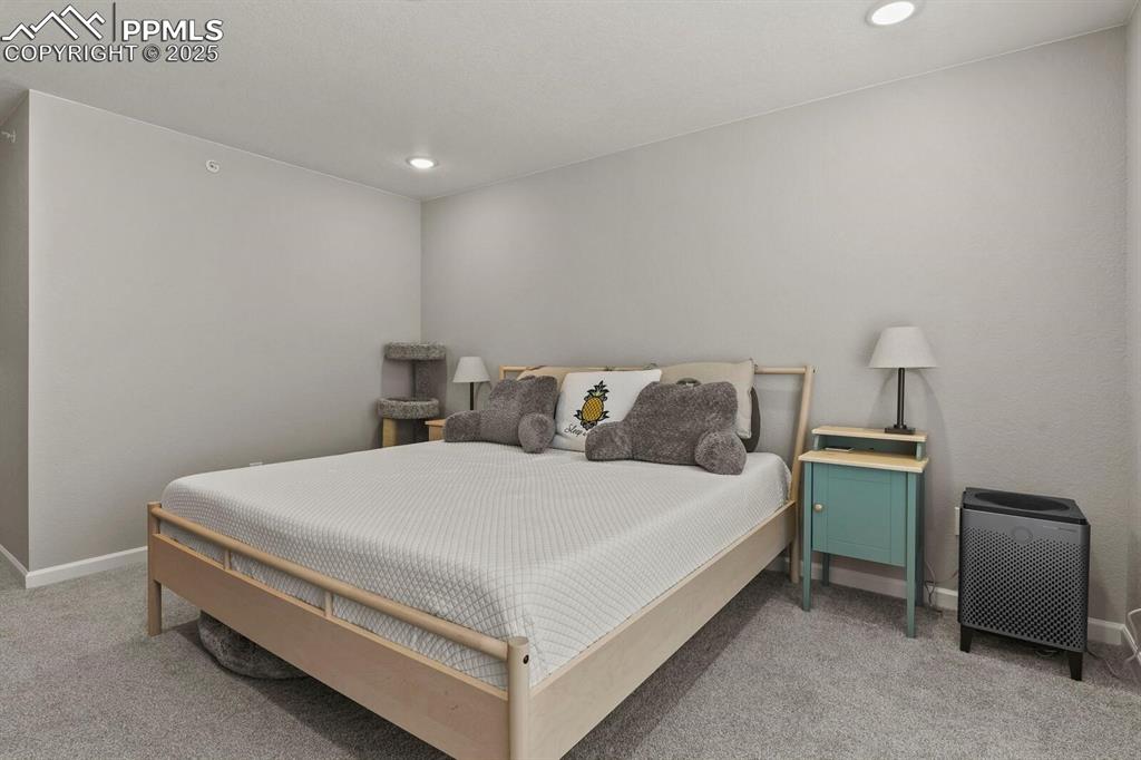 Image 17 of 22: Bedroom