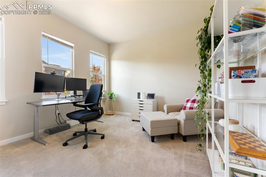 Image 11 of 50: Office