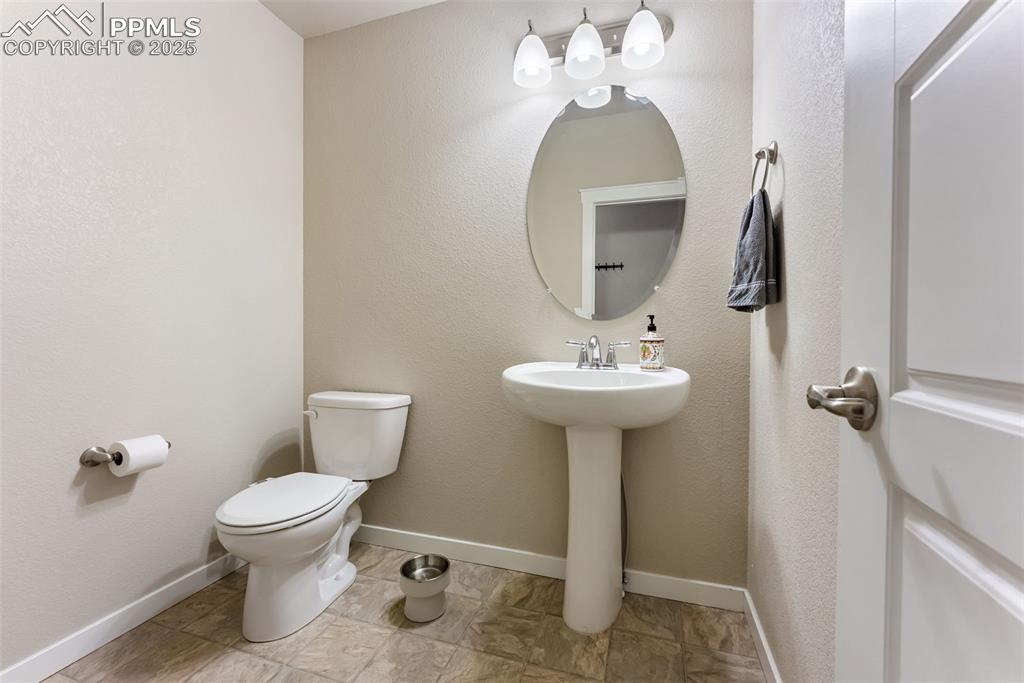 Image 13 of 50: Bathroom