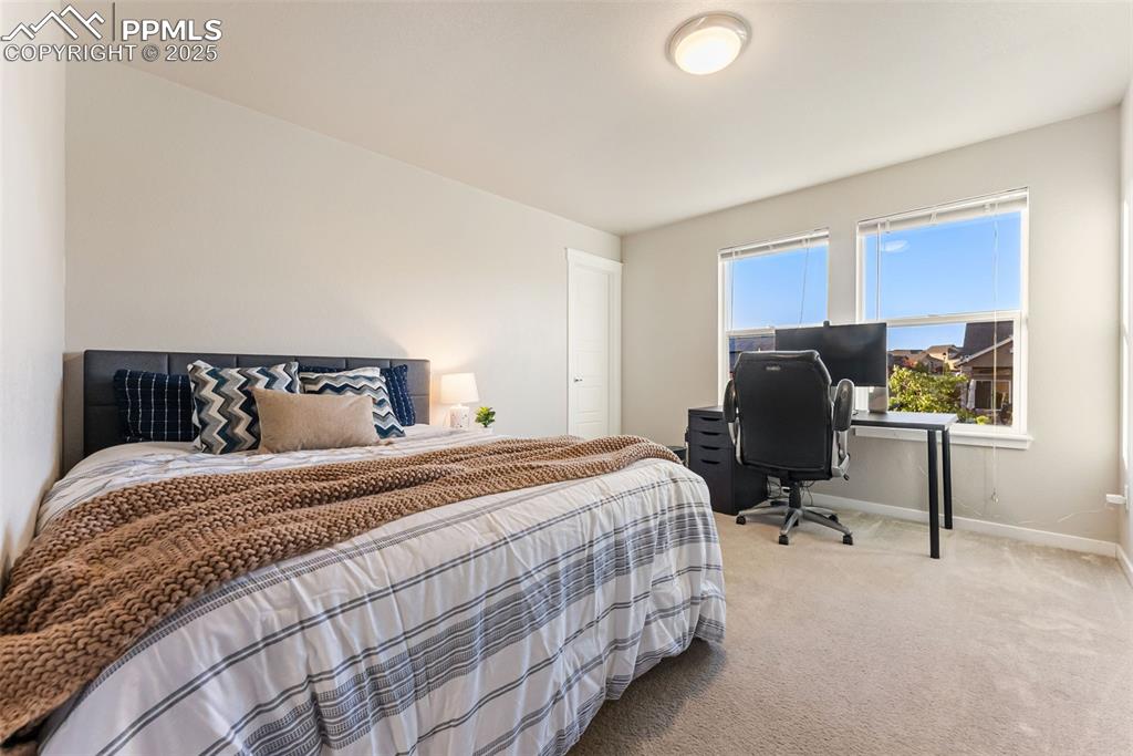 Image 24 of 50: Bedroom