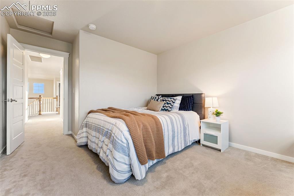 Image 25 of 50: Bedroom