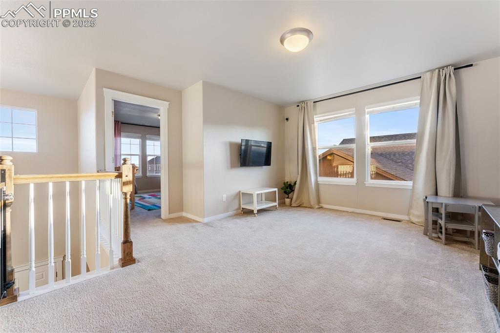 Image 28 of 50: Sitting Room