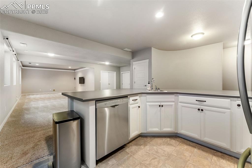 Image 29 of 50: Kitchen