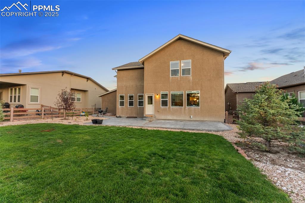 Image 38 of 50: Back of Structure