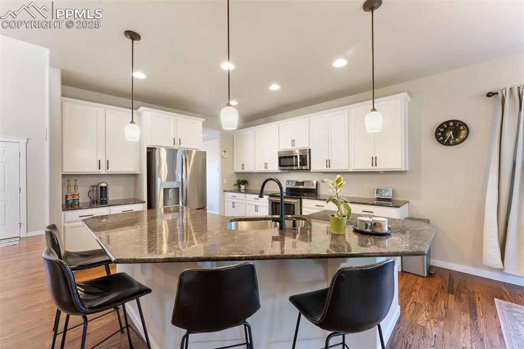 Image 6 of 50: Kitchen