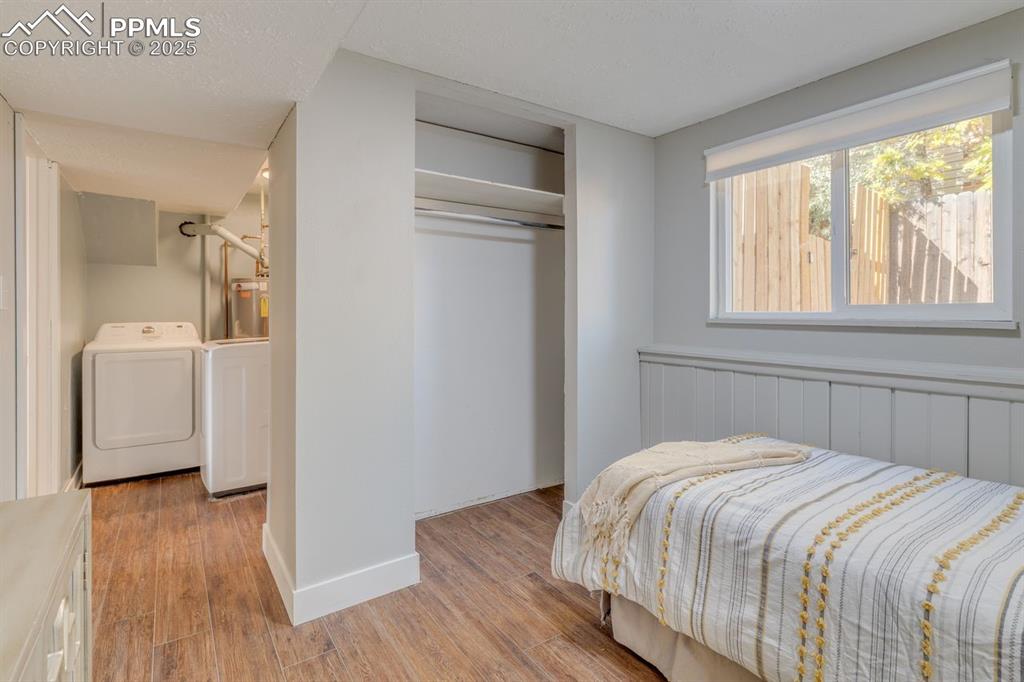 Image 21 of 47: Lower bedroom.