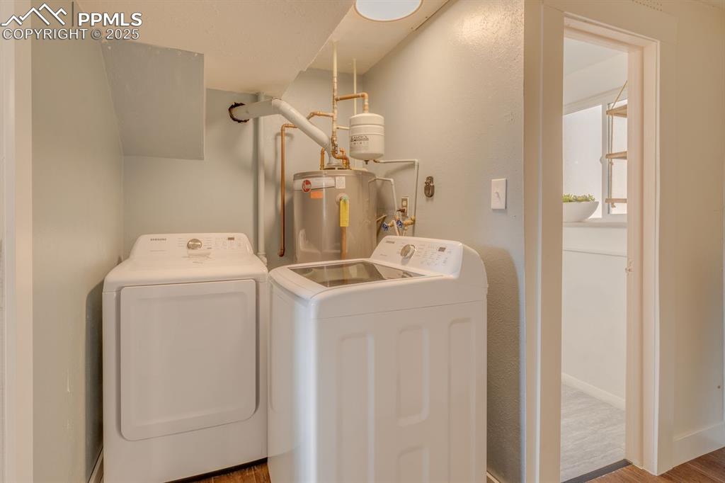 Image 8 of 47: Laundry room