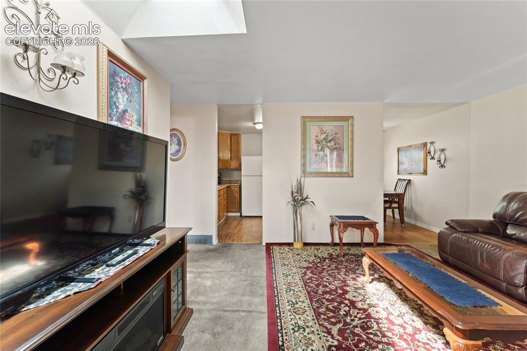 Image 6 of 32: Living Room