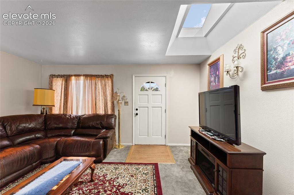 Image 7 of 32: Living Room