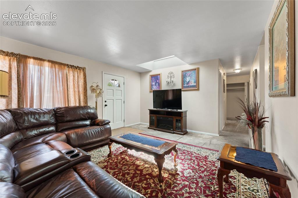 Image 8 of 32: Living Room