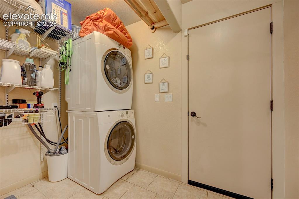 Image 33 of 48: Laundry