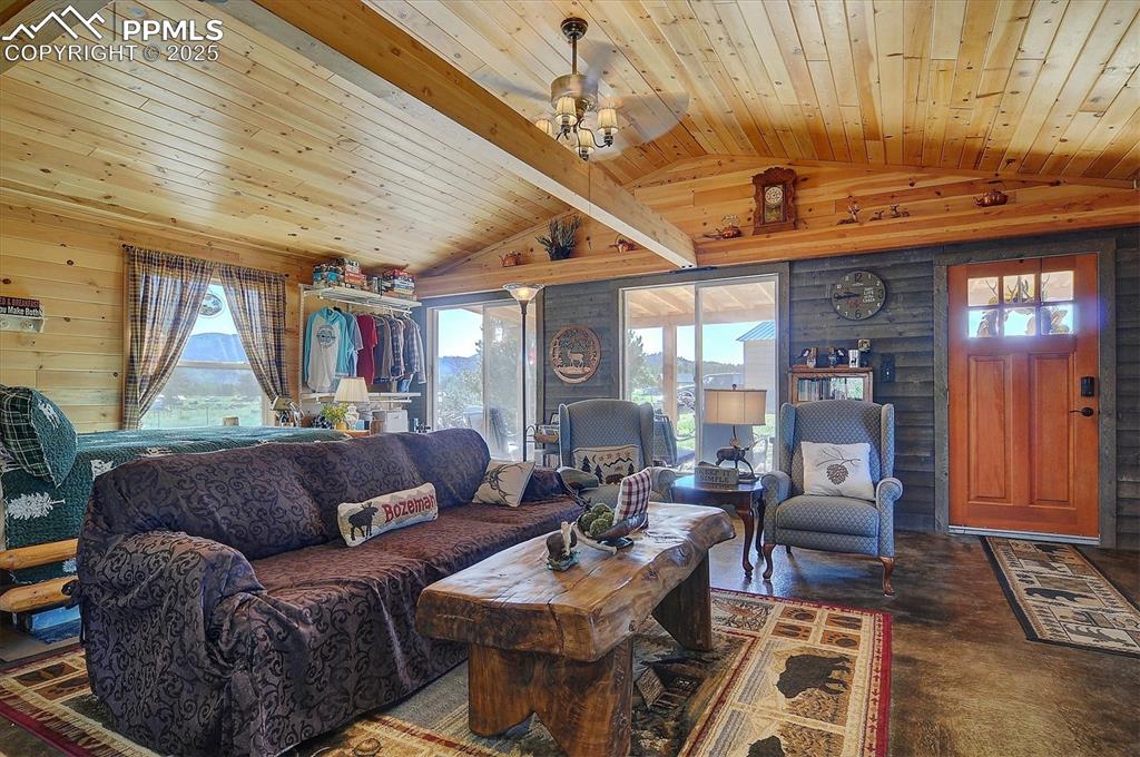 Image 4 of 35: Living Room