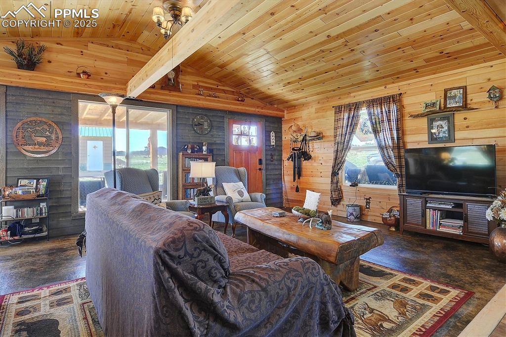 Image 5 of 35: Living Room