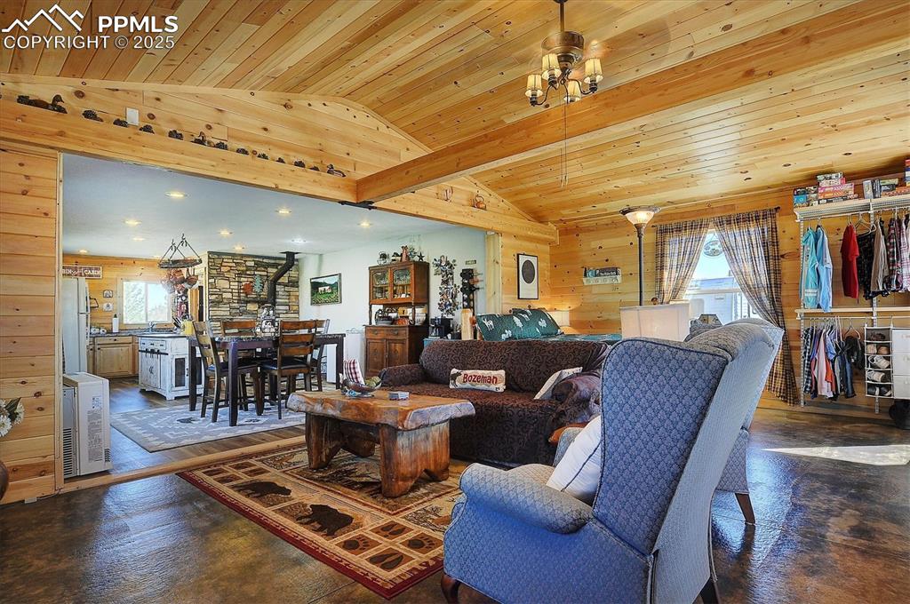 Image 7 of 35: Living Room