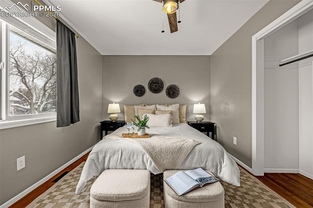 Image 11 of 30: Bedroom