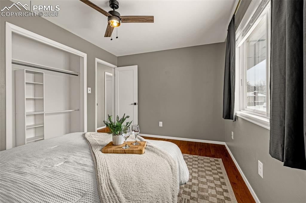 Image 12 of 30: Bedroom