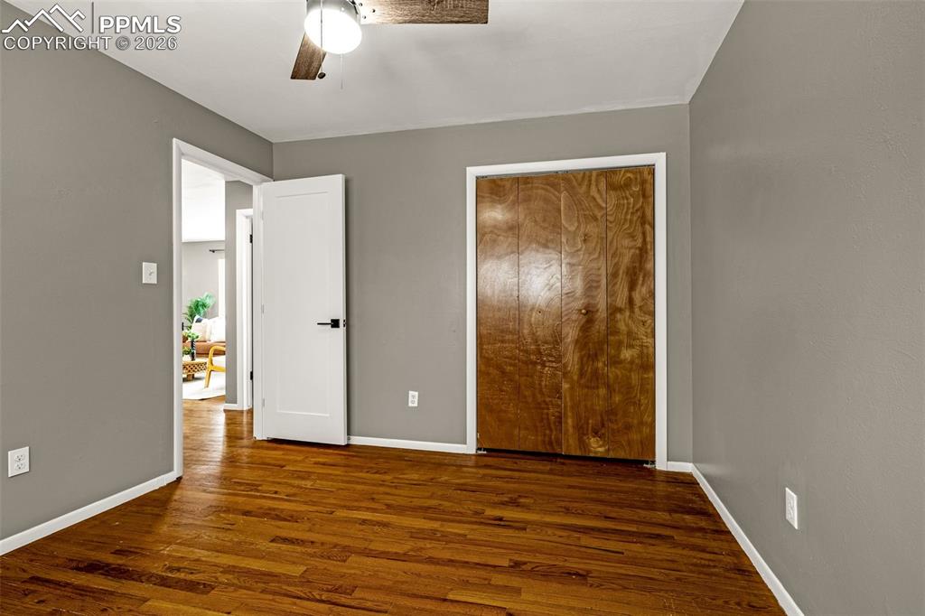 Image 14 of 30: Bedroom