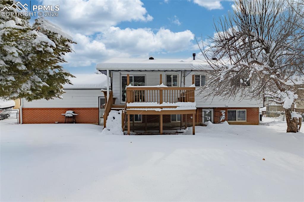 Image 25 of 30: Back of Structure