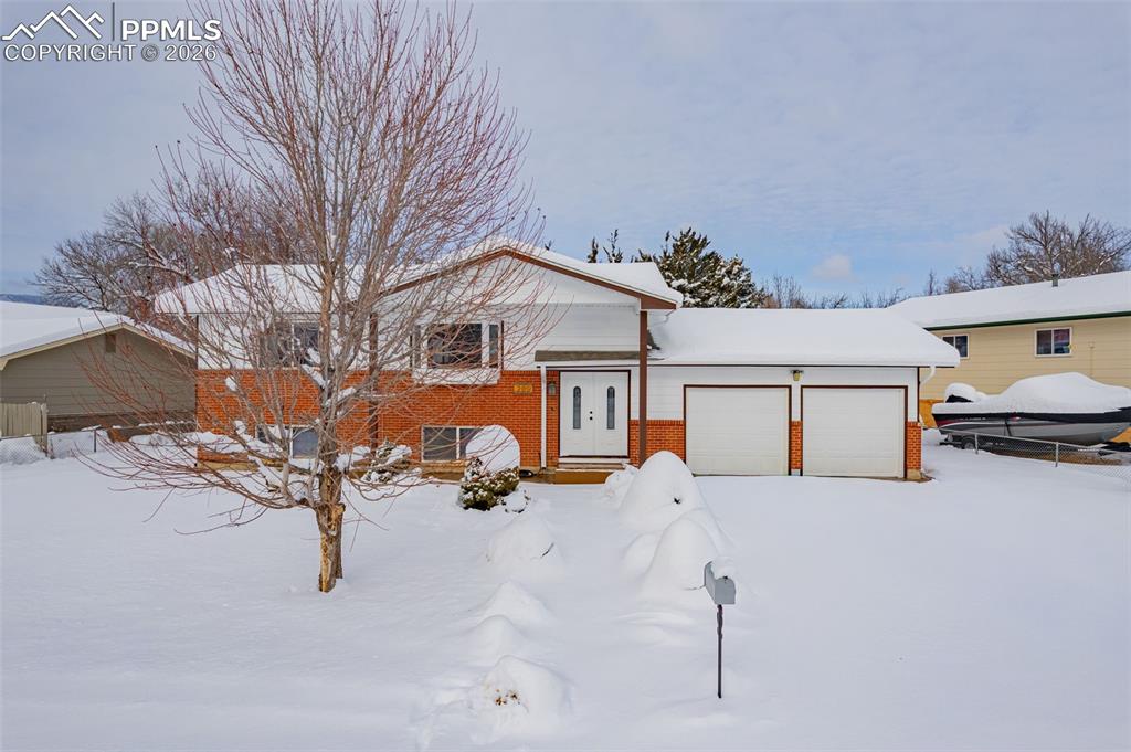 Image 28 of 30: Front of Structure