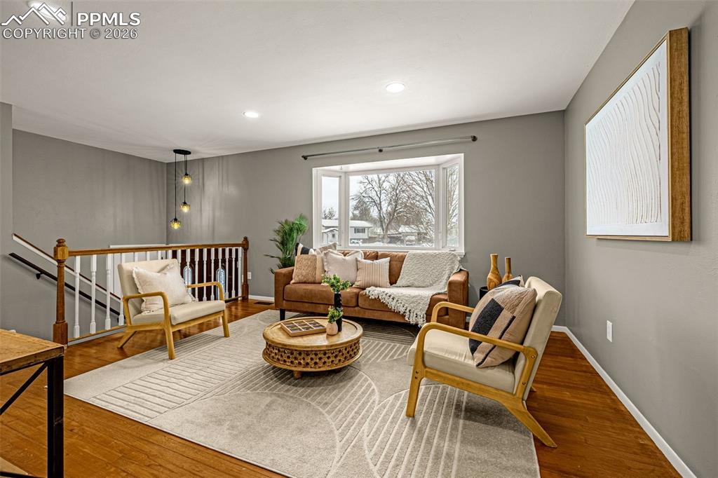 Image 6 of 30: Living Room