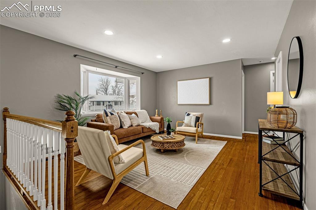 Image 7 of 30: Living Room