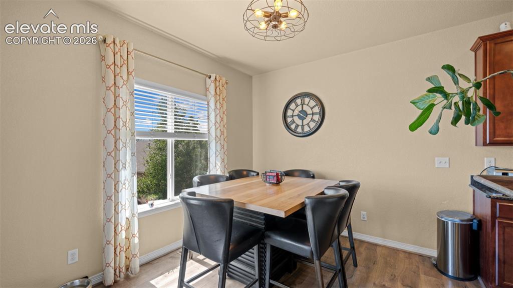 Image 9 of 41: Spacious kitchen with Granite Countertops