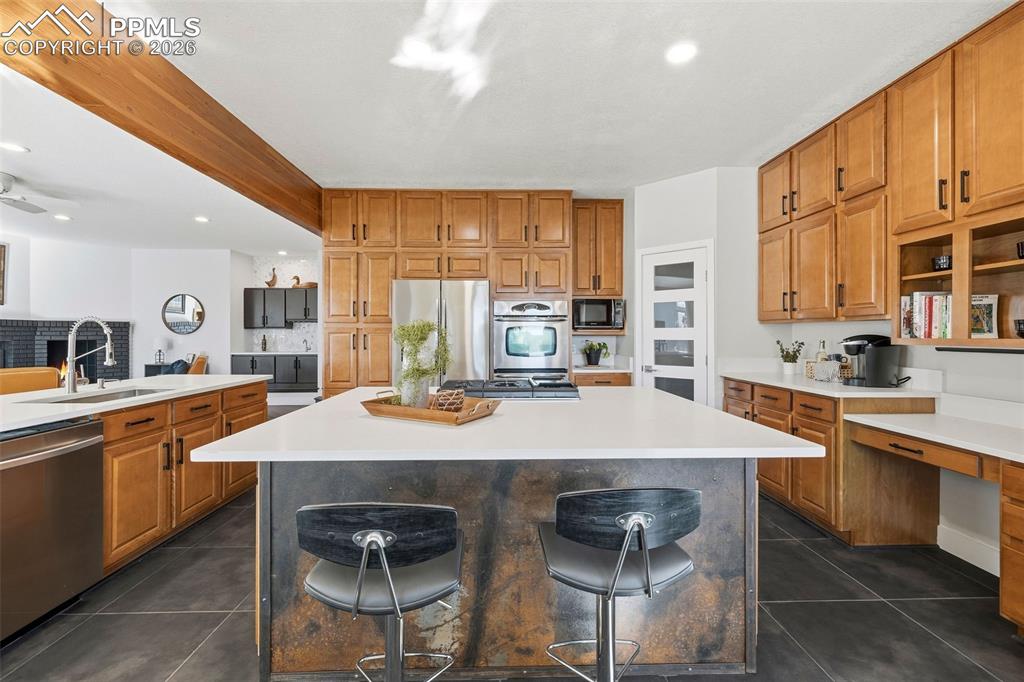 Image 20 of 50: Kitchen