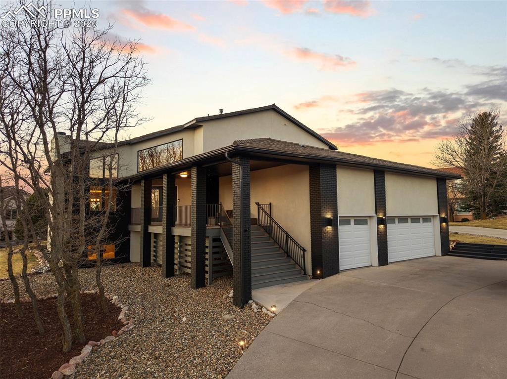 Image 5 of 50: Front of Structure