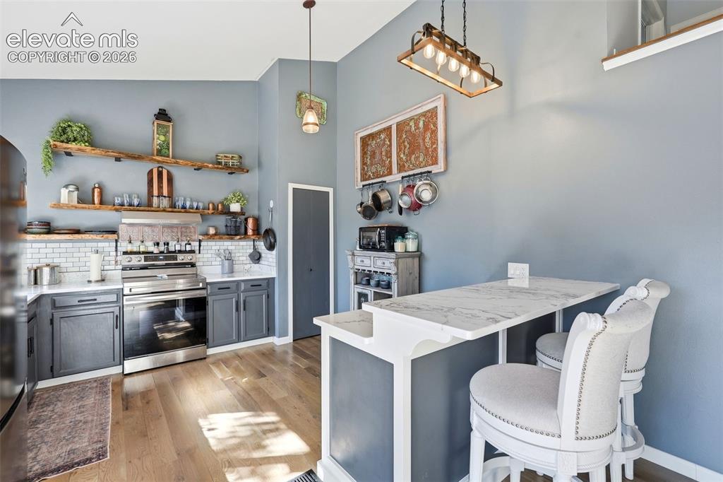 Image 13 of 47: Kitchen