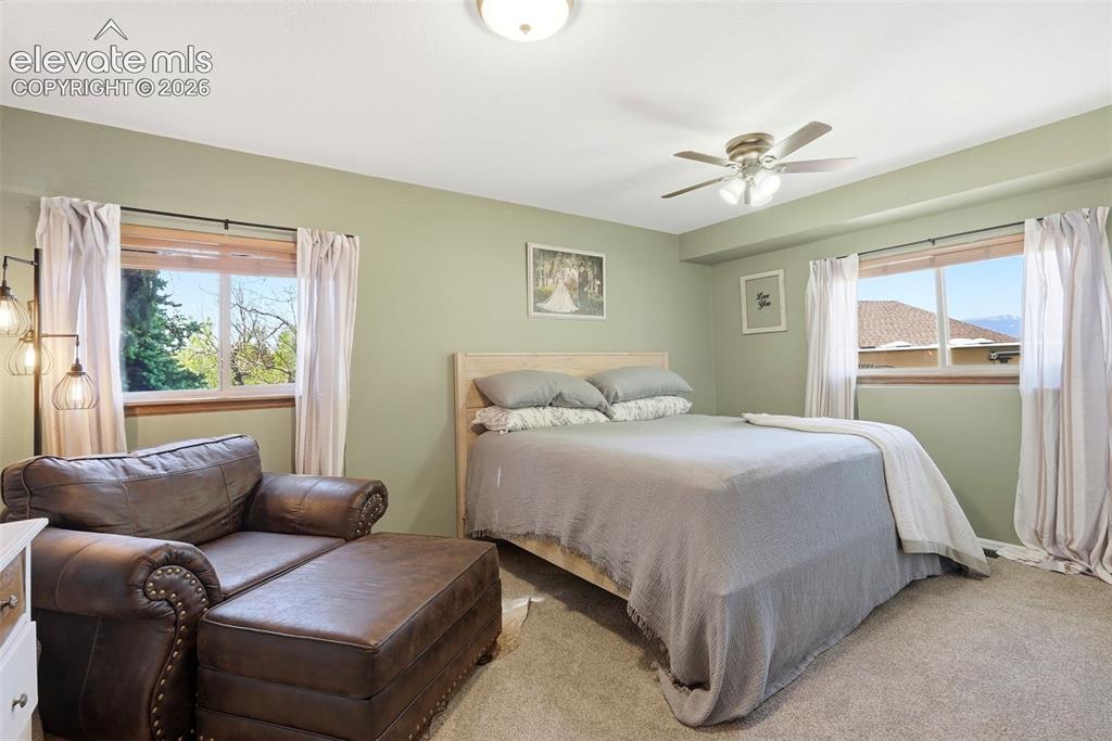 Image 18 of 47: Bedroom