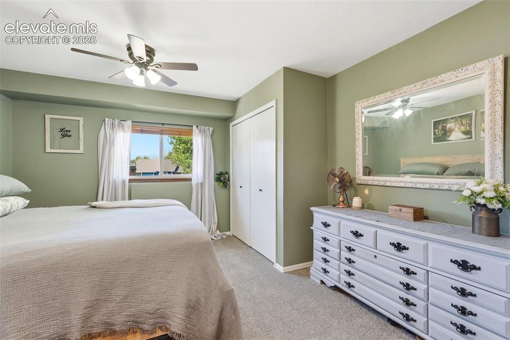 Image 19 of 47: Bedroom